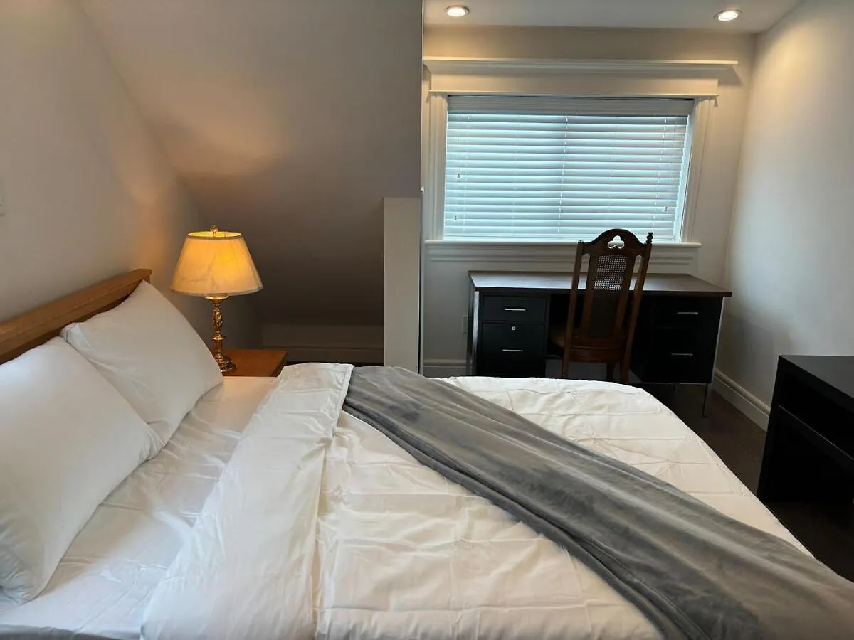 Holiday home Cozy 2Br Retreat In Vancouver
